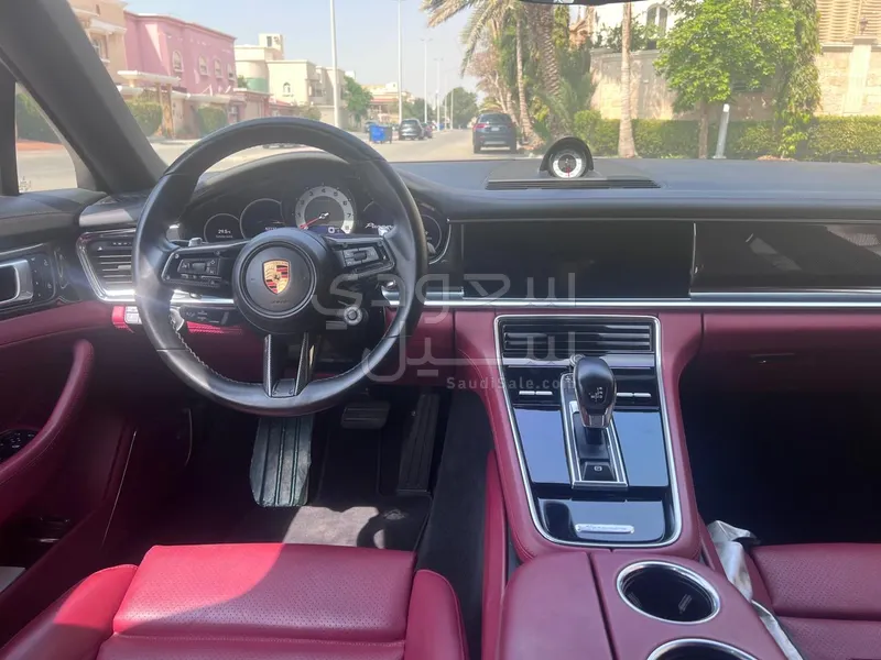 2022 بورش بانميرا بلاتينيوم