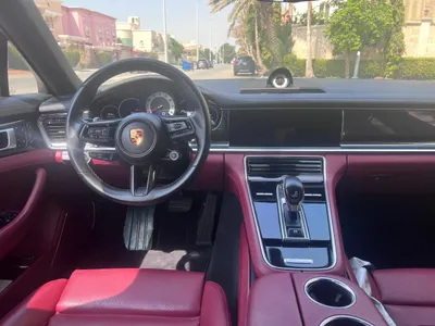 2022 بورش بانميرا بلاتينيوم