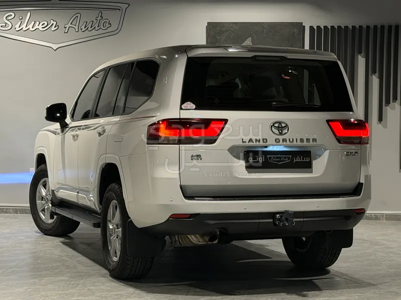 2024 Toyota Land Cruiser G