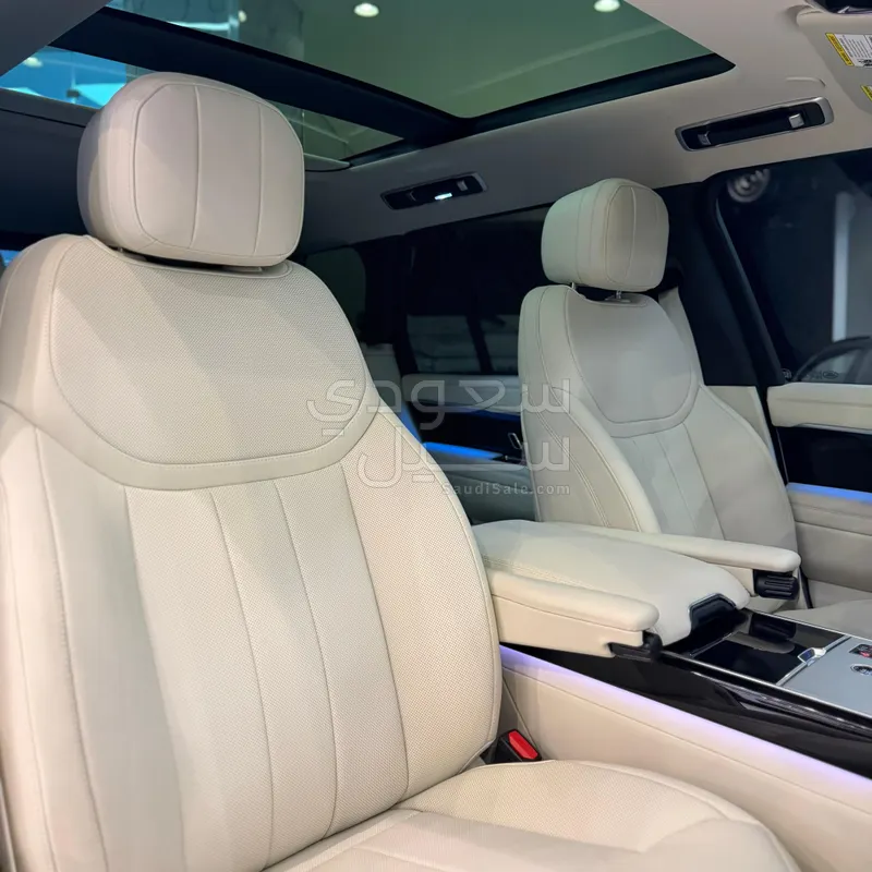 2025 لاند روفر رينج روفر كلاسيك