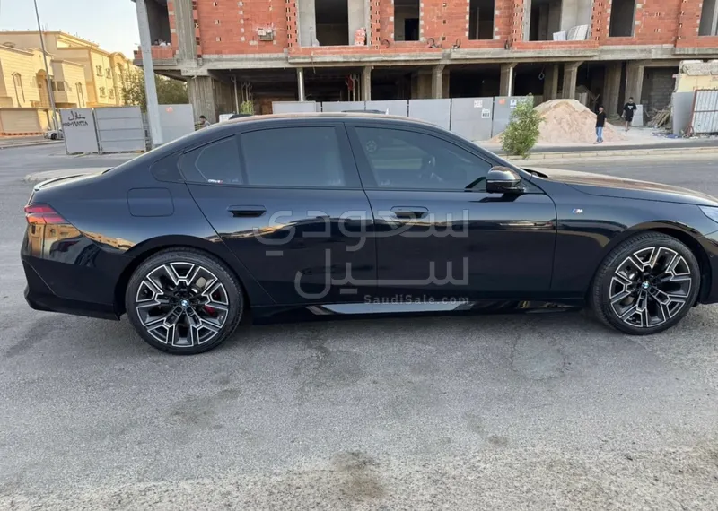 2025 بي ام دبليو الفئة الخامسة 520 أي