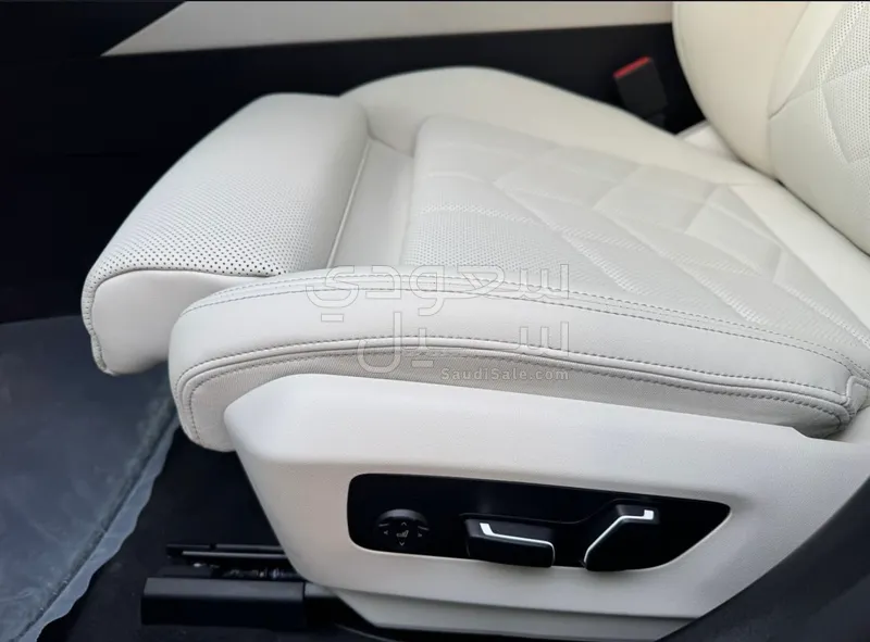 2025 بي ام دبليو الفئة الخامسة 520 أي