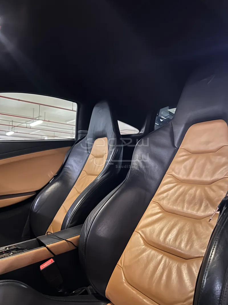 2012 مكلارين سي 12 إم بي 4