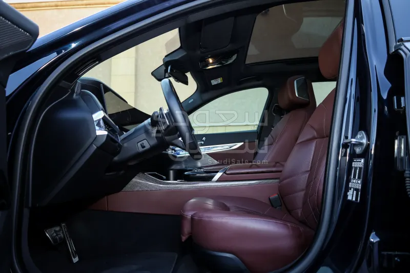 2024 بي ام دبليو الفئة السابعة 735أي