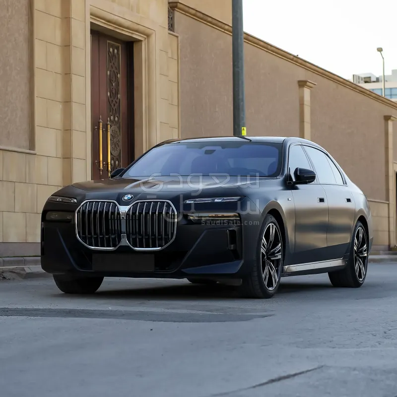 2024 بي ام دبليو الفئة السابعة 735أي