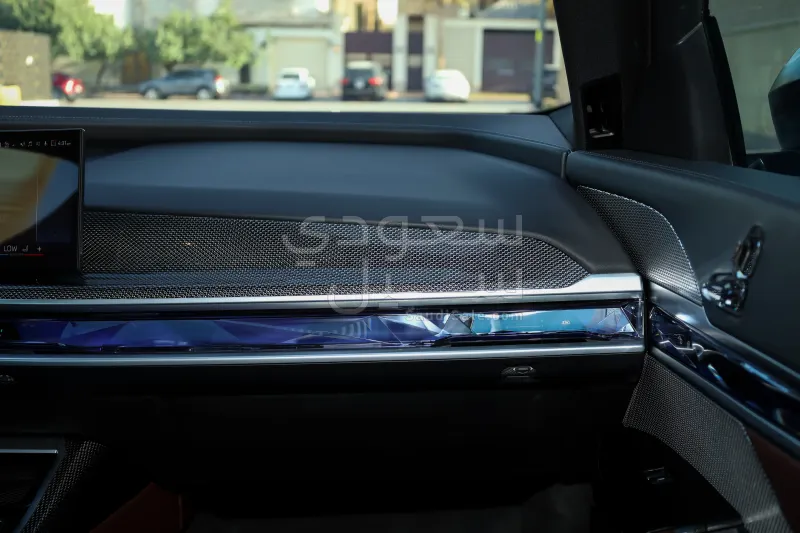 2024 بي ام دبليو الفئة السابعة 735أي