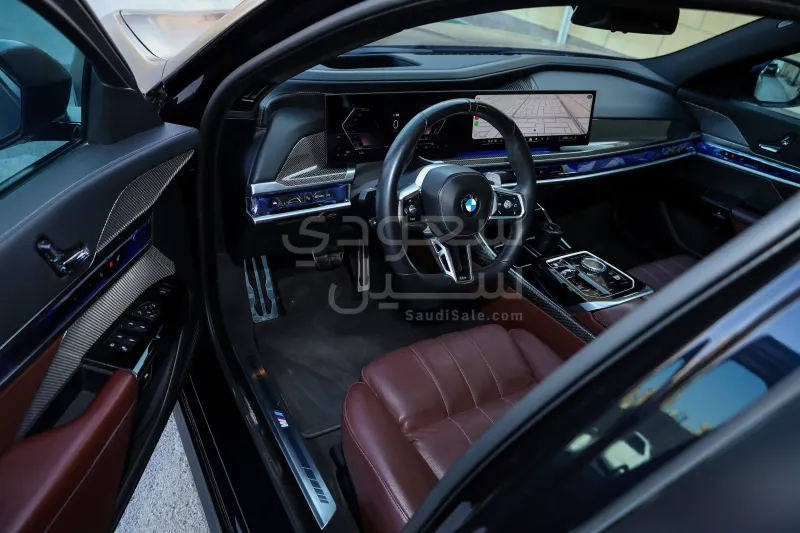 2024 بي ام دبليو الفئة السابعة 735أي