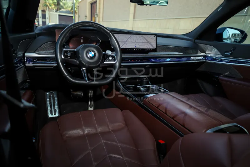 2024 بي ام دبليو الفئة السابعة 735أي