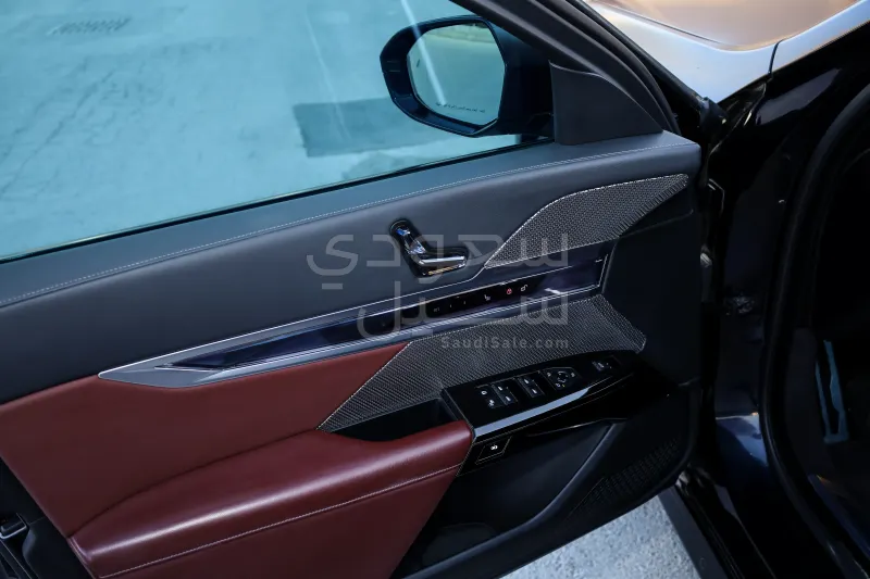 2024 بي ام دبليو الفئة السابعة 735أي