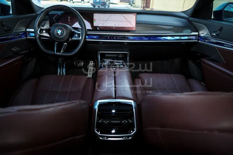 2024 بي ام دبليو الفئة السابعة 735أي