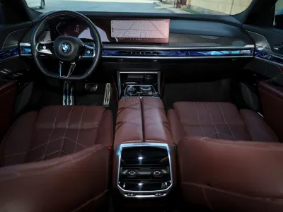 2024 بي ام دبليو الفئة السابعة 735أي