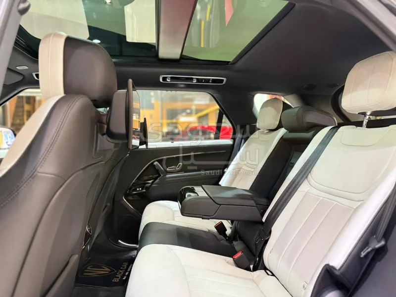 2026 لاند روفر رينج روفر سبورت اس اي