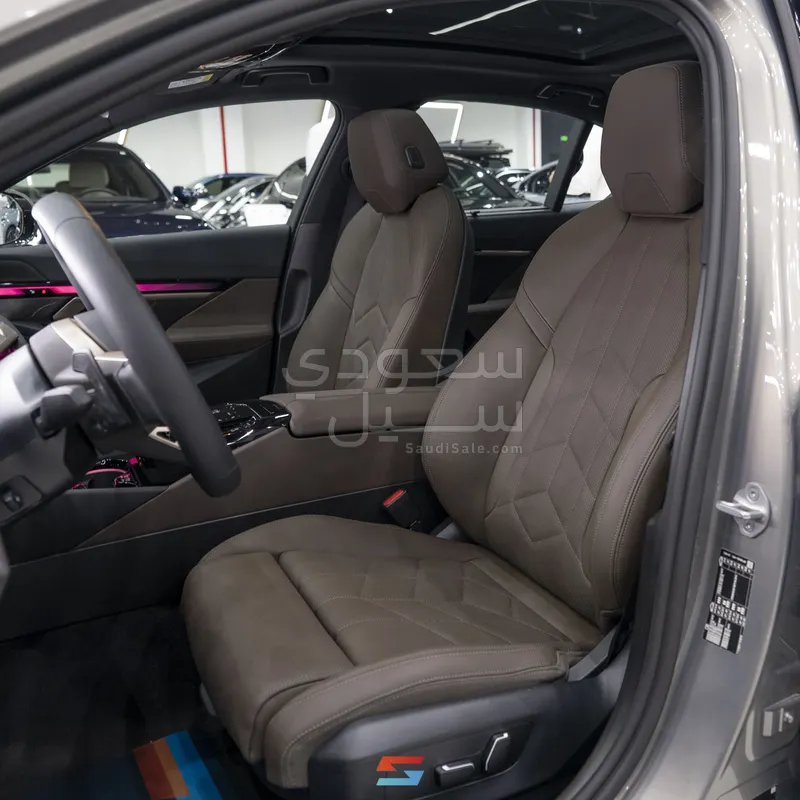 2026 BMW 5 Series 520i