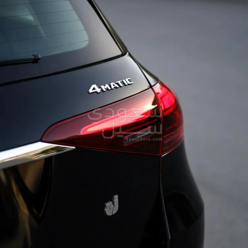 2024 مرسيدس - بنز جي إل إي 450 أي إم جي