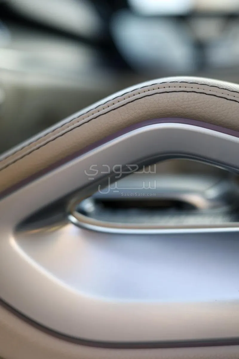 2024 مرسيدس - بنز جي إل إي 450 أي إم جي