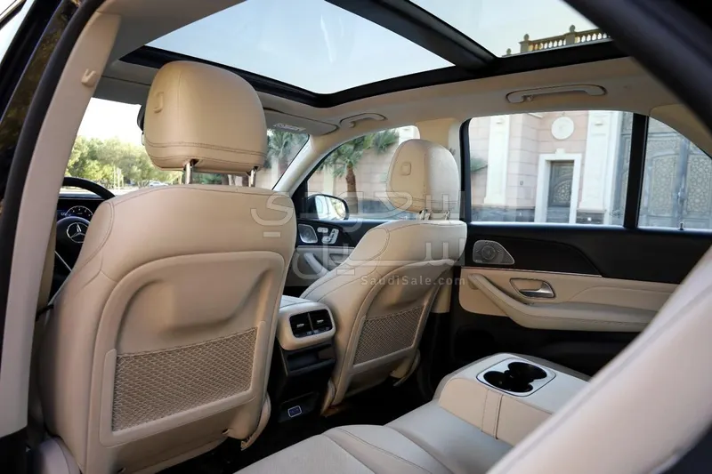 2024 مرسيدس - بنز جي إل إي 450 أي إم جي