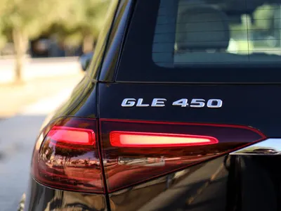 2024 مرسيدس - بنز جي إل إي 450 أي إم جي