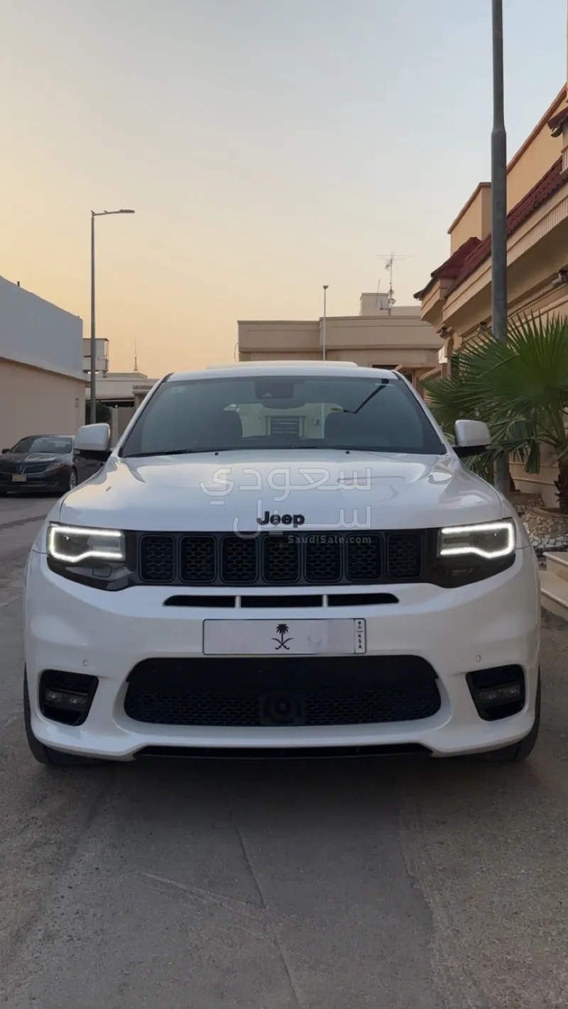 2018 جييب جراند شيروكي اس ار تي