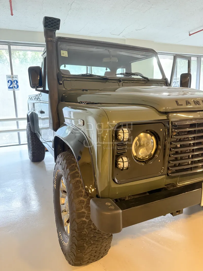 2000 لاند روفر ديفيندر 110 ادفانتشر