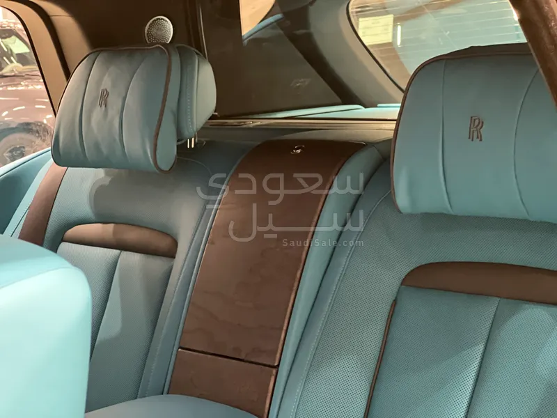 2025 رولز رويس كولينان سلفر بادج
