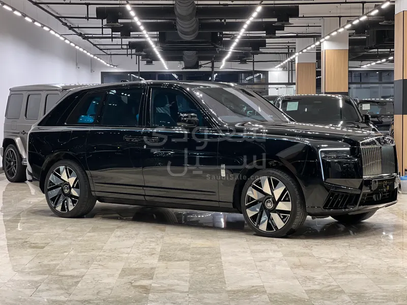 2025 رولز رويس كولينان سلفر بادج