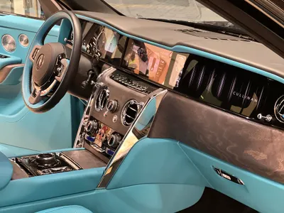 2025 رولز رويس كولينان سلفر بادج