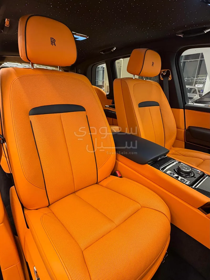 2025 رولز رويس كولينان بلاك بادج