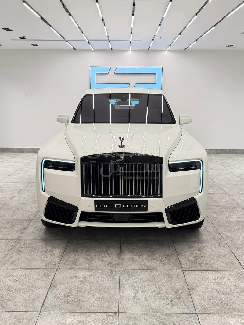 2025 رولز رويس كولينان بلاك بادج