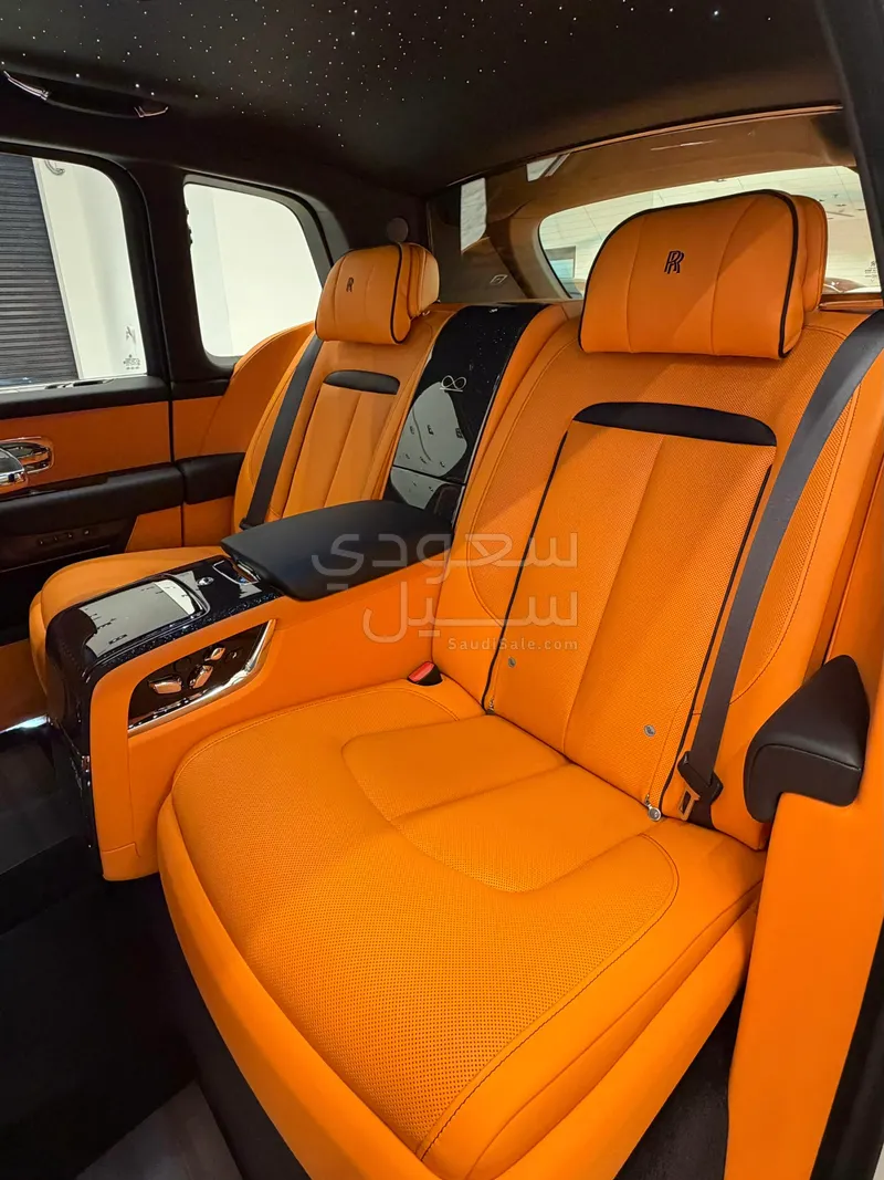 2025 رولز رويس كولينان بلاك بادج