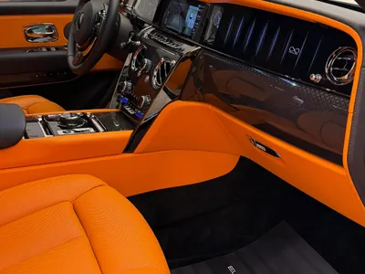 2025 رولز رويس كولينان بلاك بادج