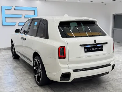 2025 رولز رويس كولينان بلاك بادج