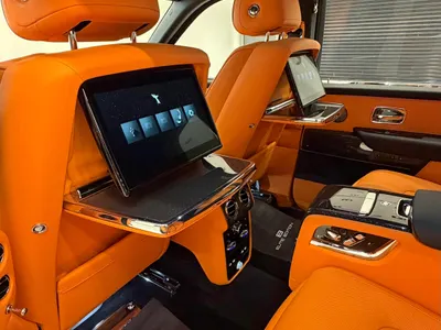 2025 رولز رويس كولينان بلاك بادج