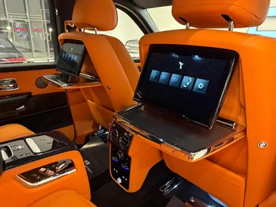 2025 رولز رويس كولينان بلاك بادج