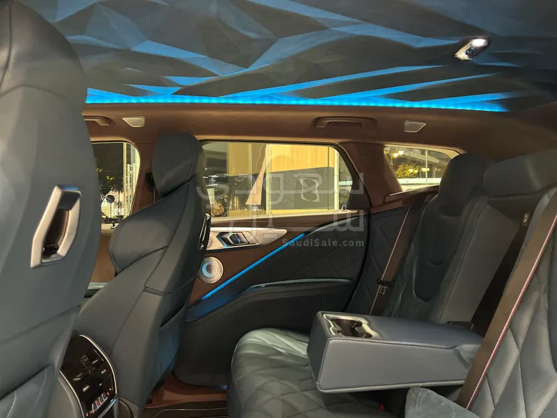 2024 بي ام دبليو اكس ام