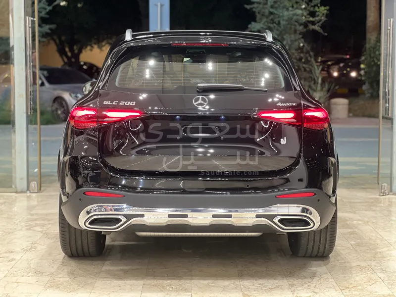 2024 مرسيدس - بنز جي إل سي 200