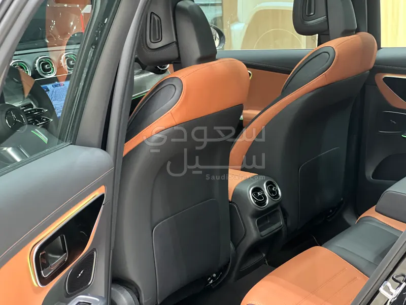 2024 مرسيدس - بنز جي إل سي 200