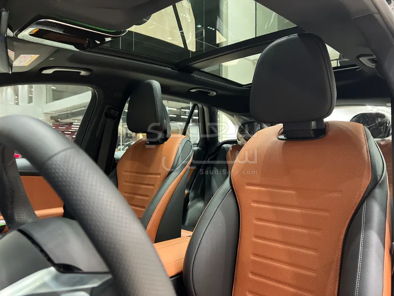 2024 مرسيدس - بنز جي إل سي 200