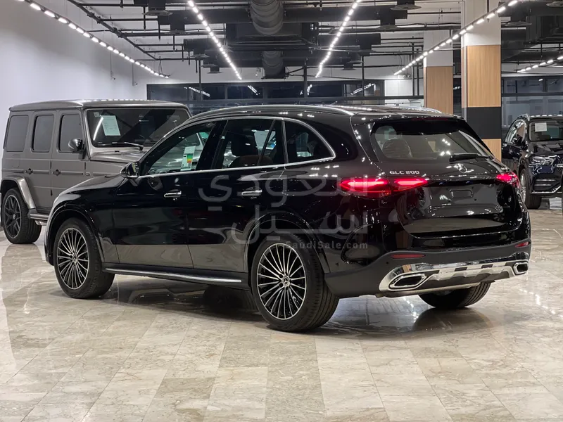 2024 مرسيدس - بنز جي إل سي 200