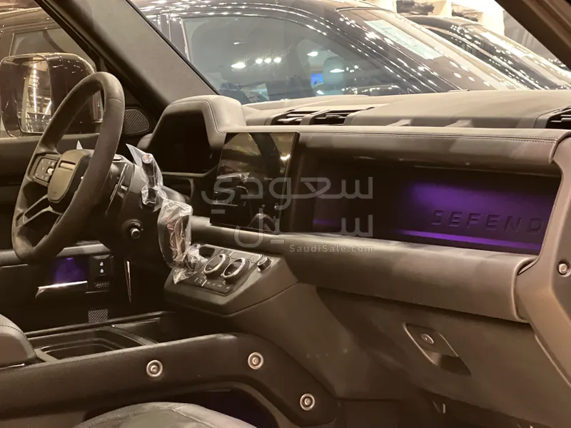 2024 لاند روفر ديفيندر اكس داينمك