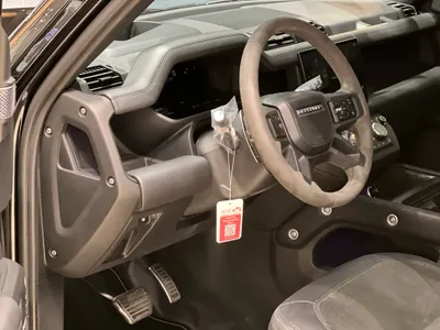 2024 لاند روفر ديفيندر اكس داينمك