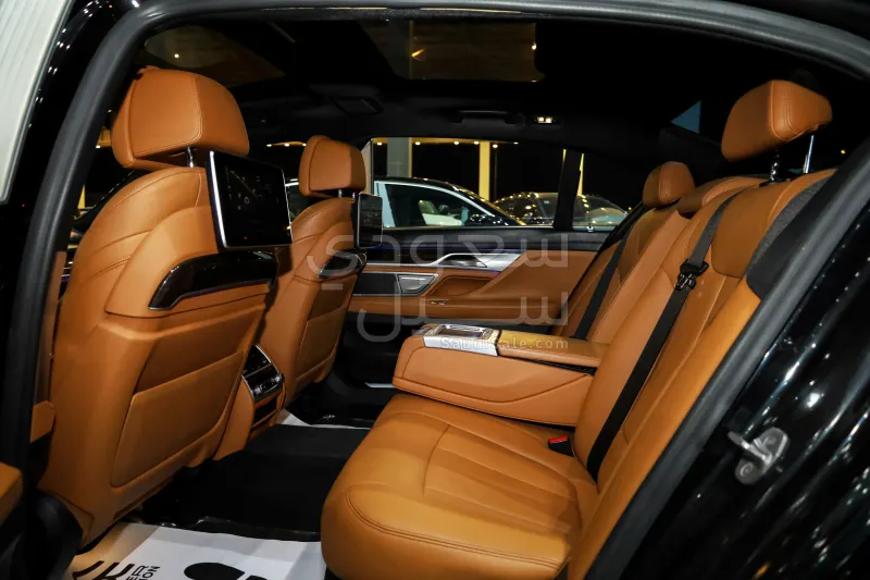 2021 بي ام دبليو الفئة السابعة 730 إل أي