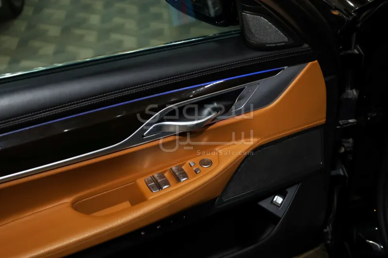 2021 بي ام دبليو الفئة السابعة 730 إل أي