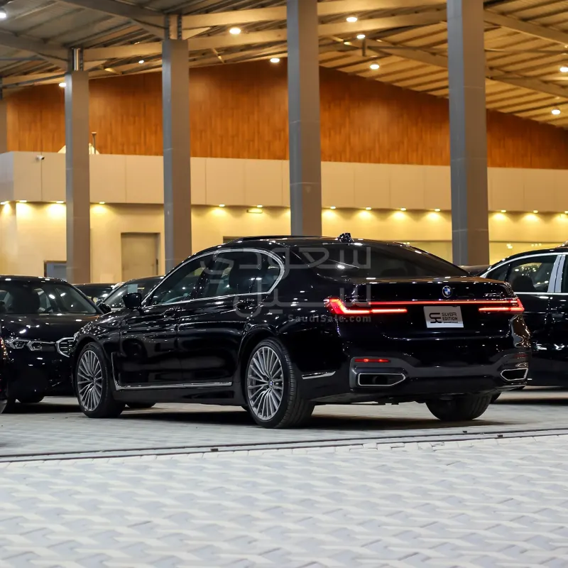 2021 بي ام دبليو الفئة السابعة 730 إل أي