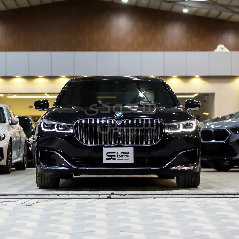 2021 بي ام دبليو الفئة السابعة 730 إل أي