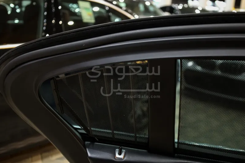 2021 بي ام دبليو الفئة السابعة 730 إل أي