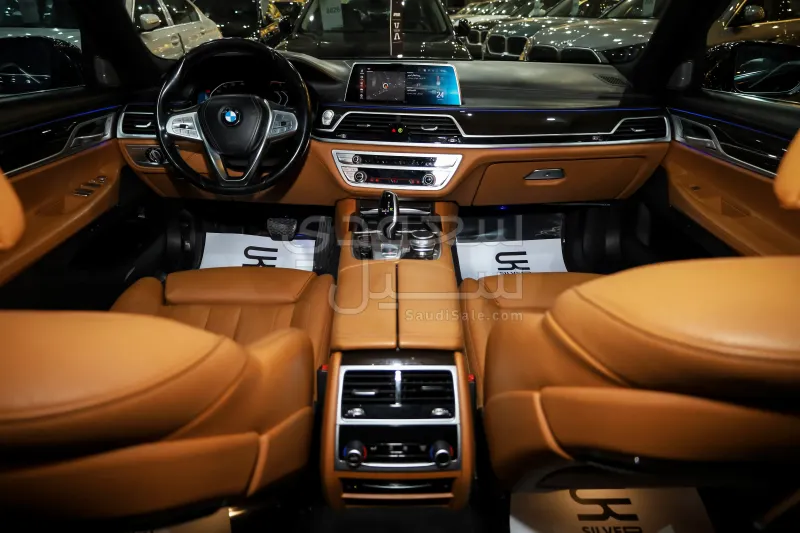 2021 بي ام دبليو الفئة السابعة 730 إل أي