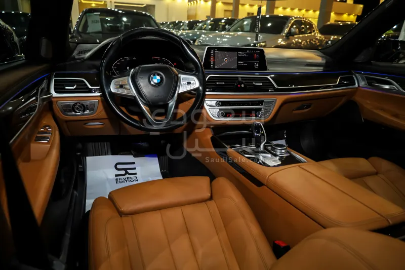 2021 بي ام دبليو الفئة السابعة 730 إل أي