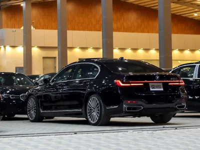 2021 بي ام دبليو الفئة السابعة 730 إل أي