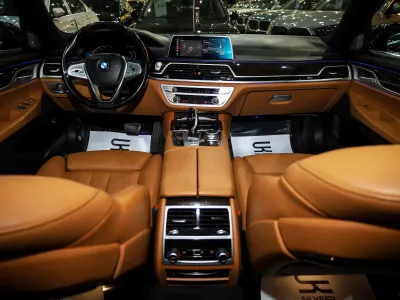 2021 بي ام دبليو الفئة السابعة 730 إل أي