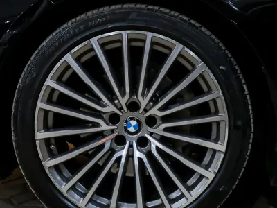 2021 بي ام دبليو الفئة السابعة 730 إل أي